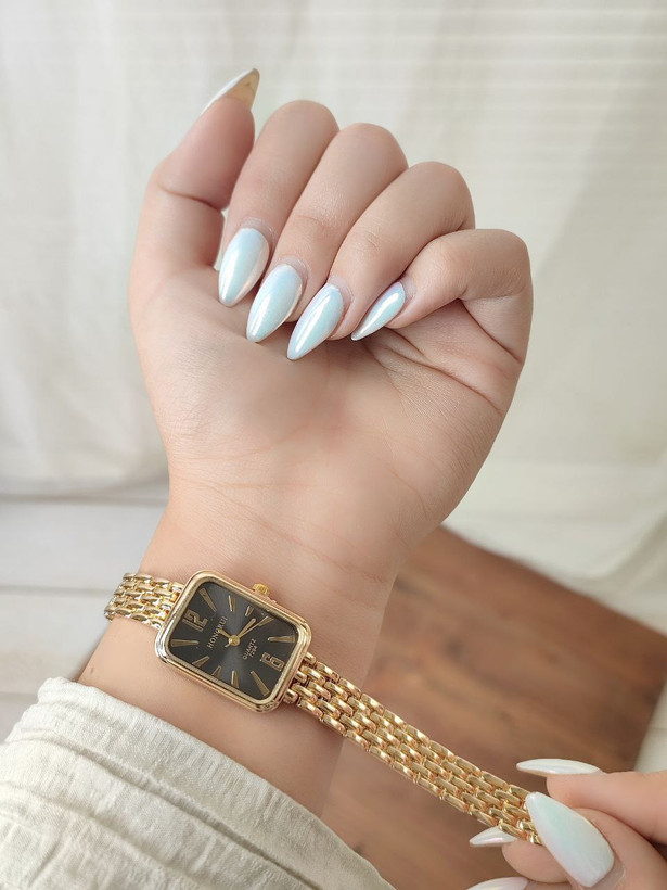 ساعت هانگری صفحه مستطیل